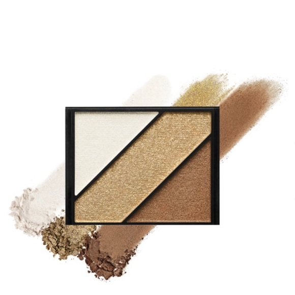 Elizabeth Arden Makeup Bundle - Picture 7 of 11